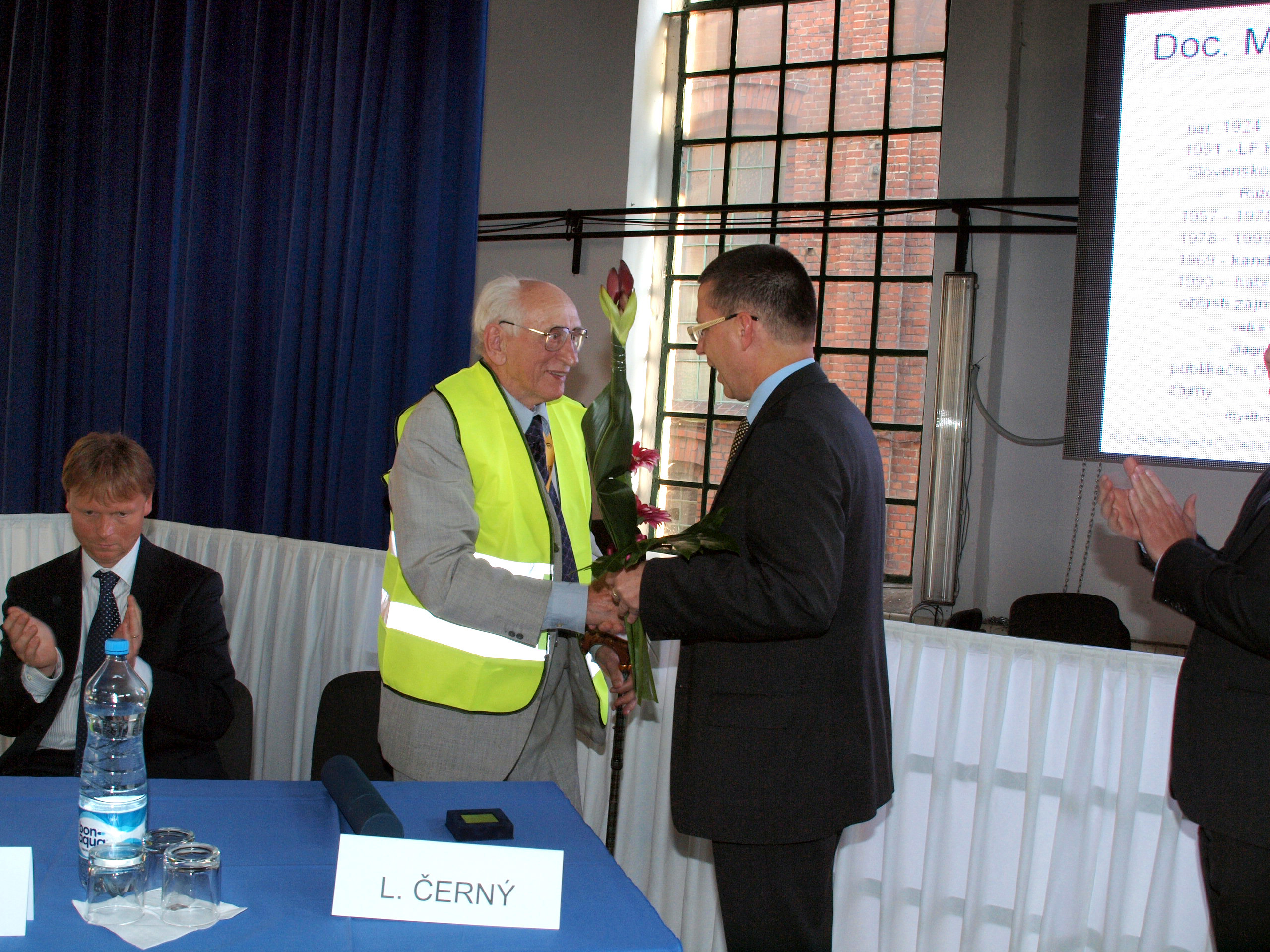 Udělení bronzové medaile ČLS JEP docentu L. Černému