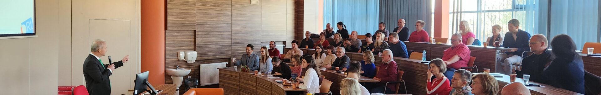 Zpráva o&nbsp;oslavách Světového dne kochleárních implantátů a&nbsp;Světového dne sluchu v&nbsp;Hradci Králové